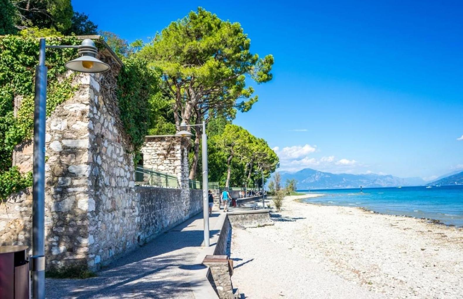 Parigi Apartment - 200M Dal Lago Con Vista Piscina Sirmione Exterior foto