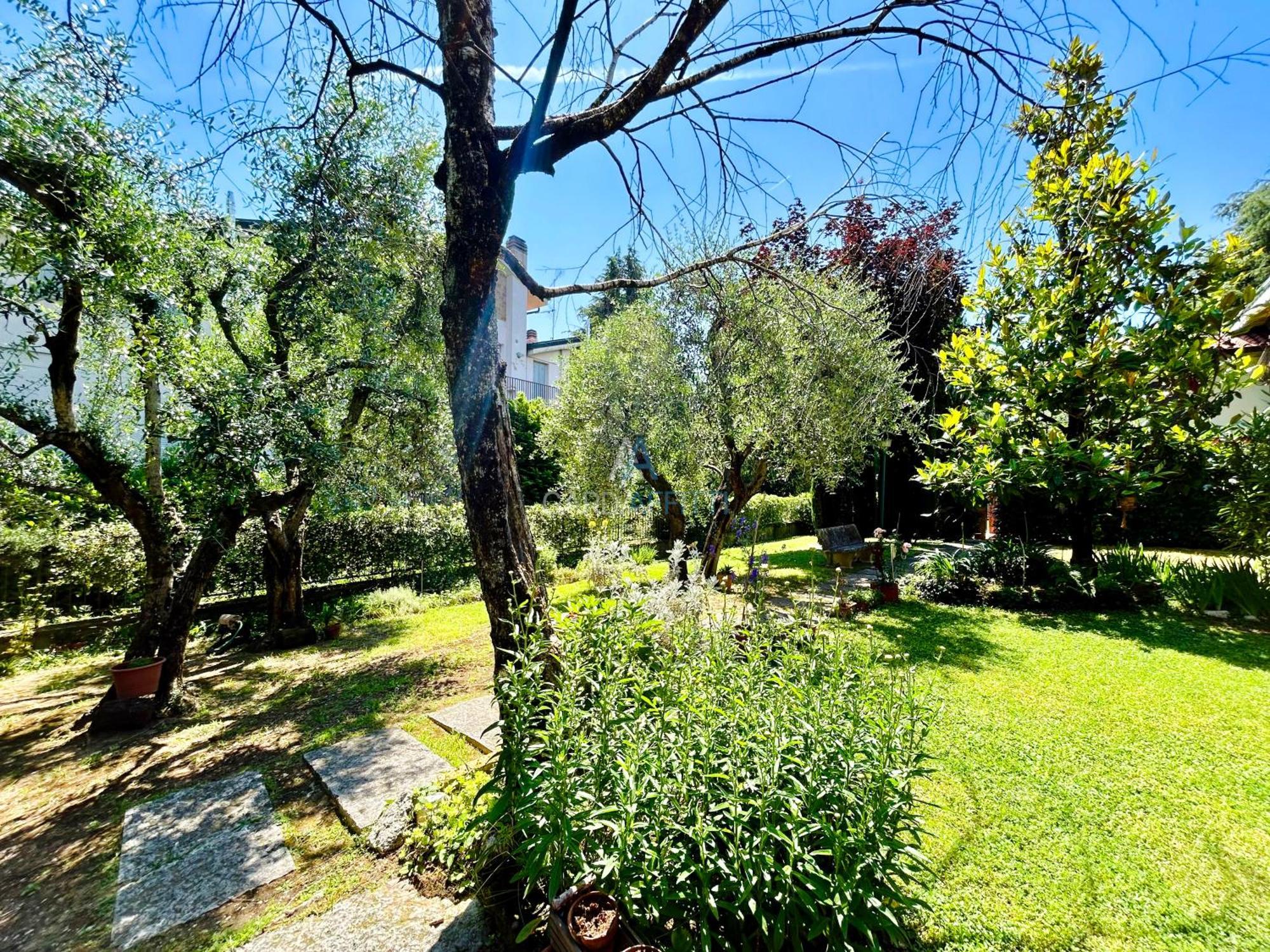 Parigi Apartment - 200M Dal Lago Con Vista Piscina Sirmione Exterior foto