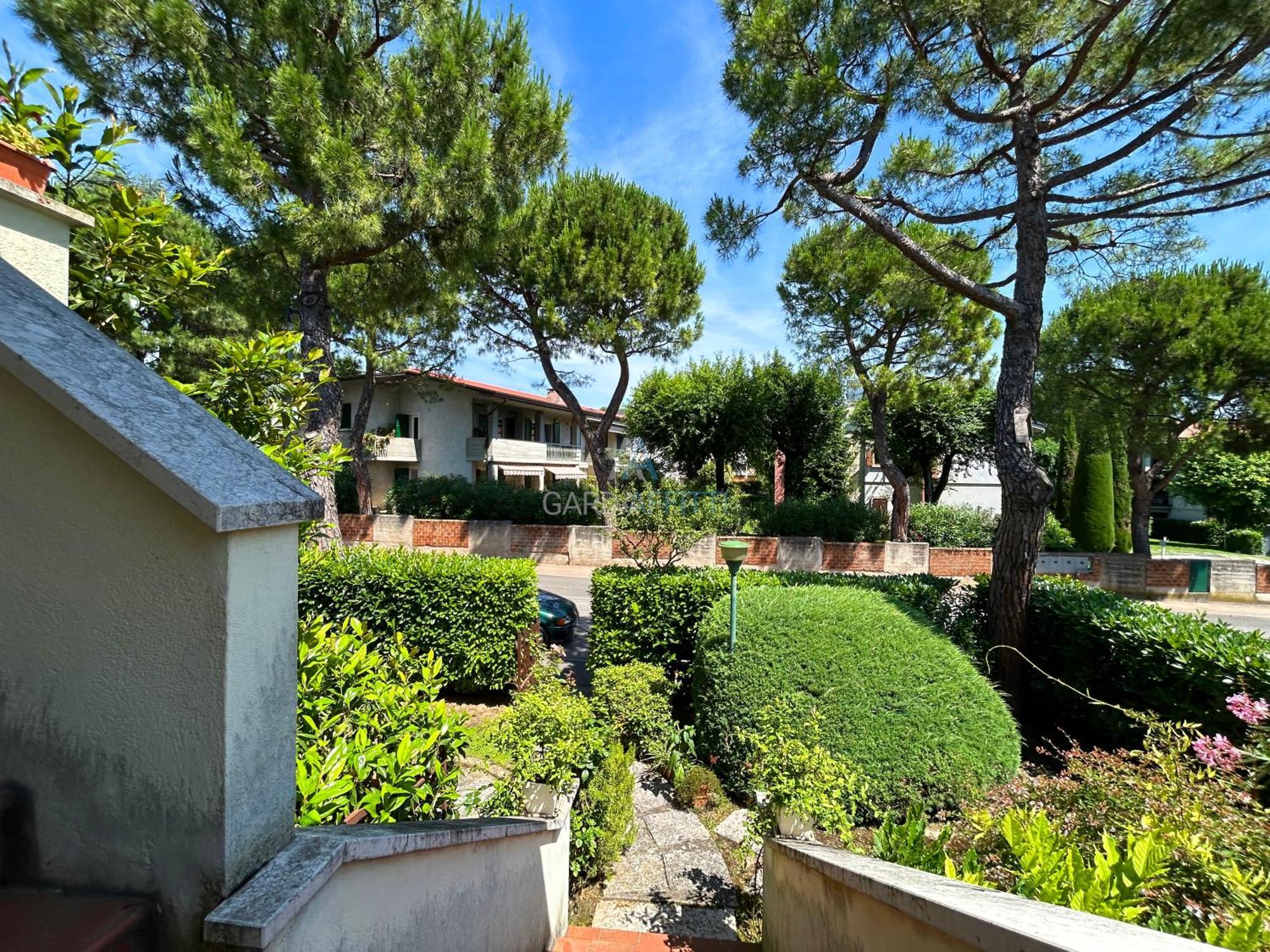 Parigi Apartment - 200M Dal Lago Con Vista Piscina Sirmione Exterior foto