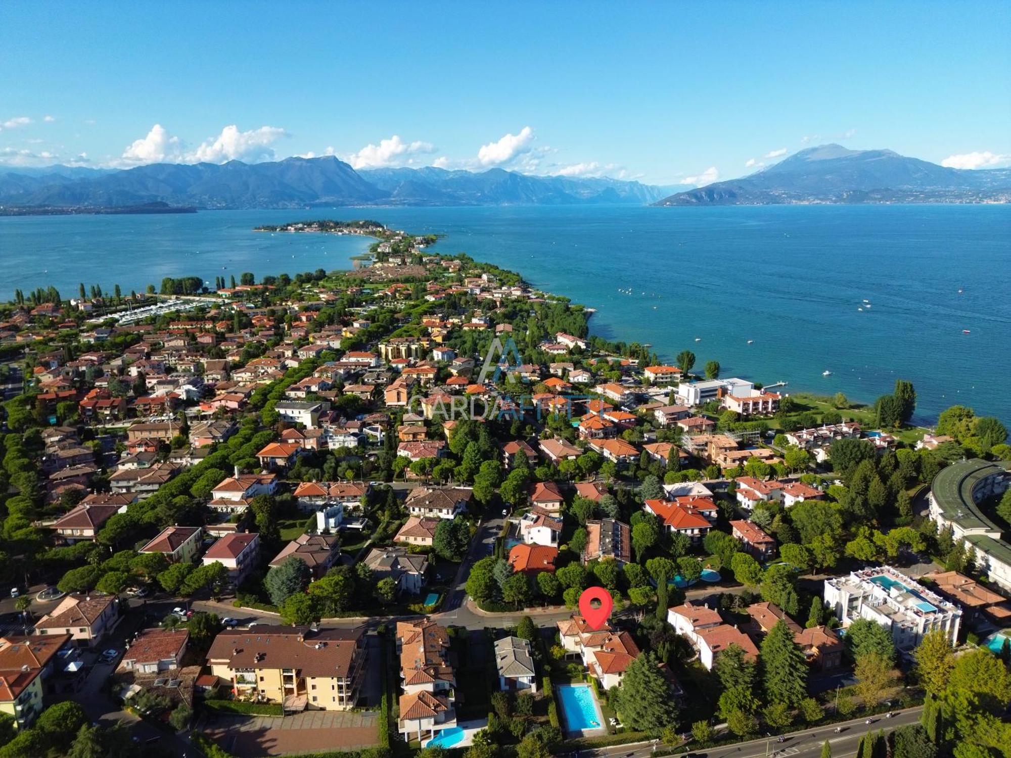 Parigi Apartment - 200M Dal Lago Con Vista Piscina Sirmione Exterior foto