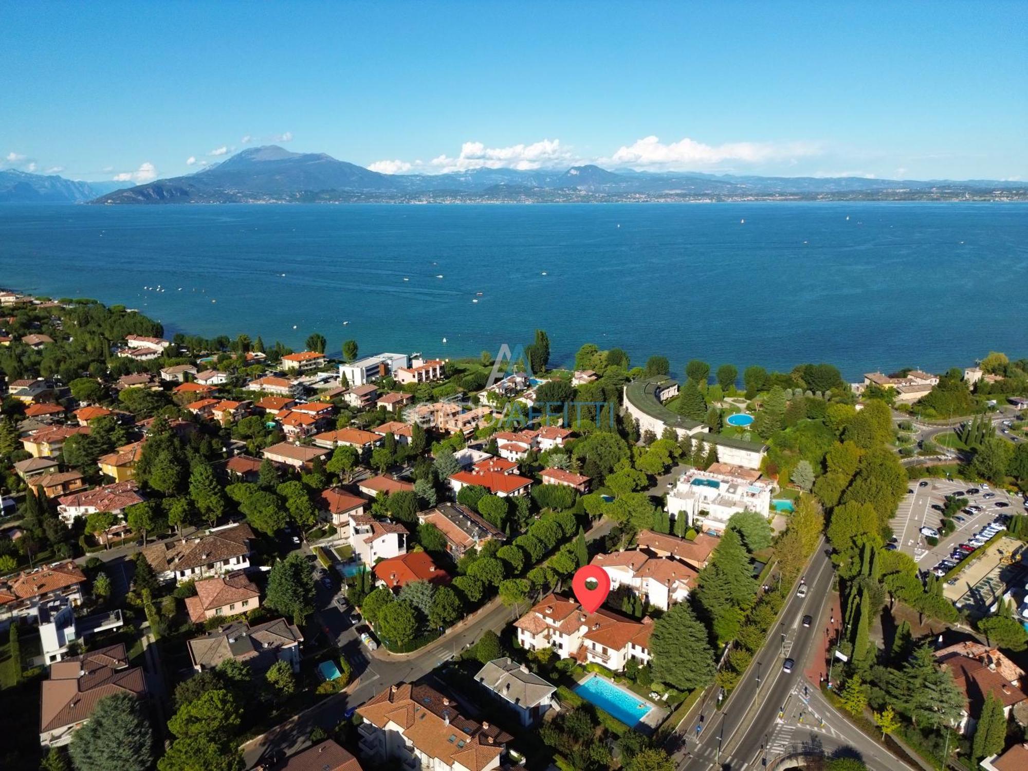 Parigi Apartment - 200M Dal Lago Con Vista Piscina Sirmione Exterior foto